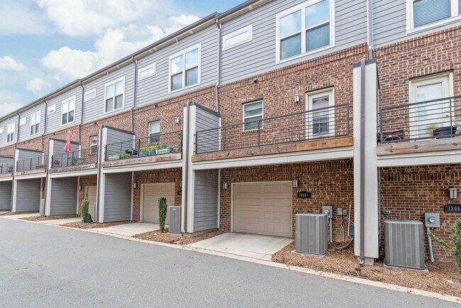 Building Photo - 13051 Tinton Ave
