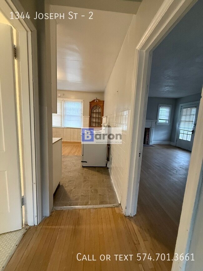 Building Photo - 1344 Joseph St