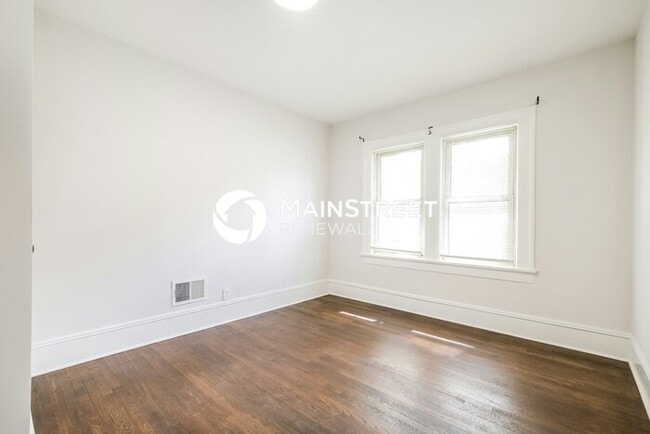 Building Photo - 3 Bedroom Pet-Friendly Home in Atlanta, GA with Main Street Renewal