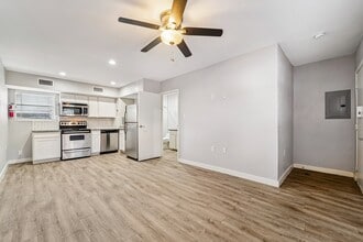 Building Photo - 2807 Beauchamp St