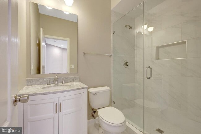 Building Photo - 12913 Wood Cres Cir