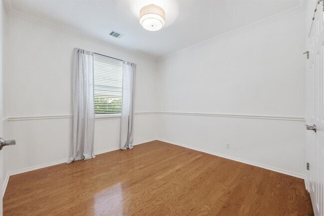 Building Photo - 11817 Lake Stone Dr