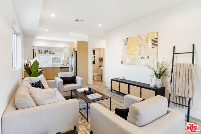 Building Photo - 220 N Coronado St