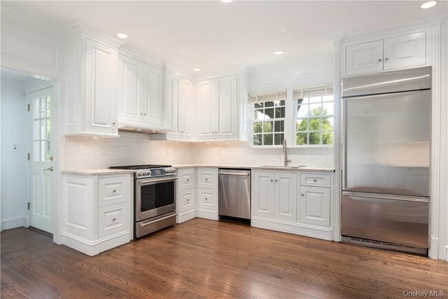 Building Photo - 11 Sunset Ln