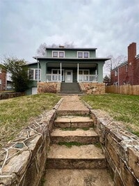 Building Photo - Pet-friendly 4BR home in Front Royal with spacious living.