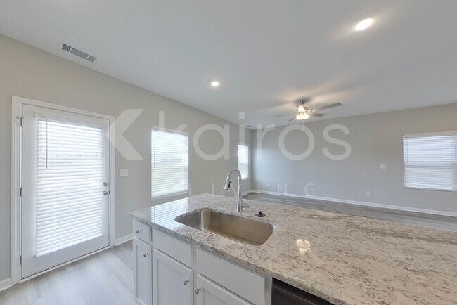 Building Photo - 948 Silent Barge Cv