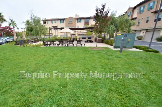 Building Photo - 205 Westpark Ct