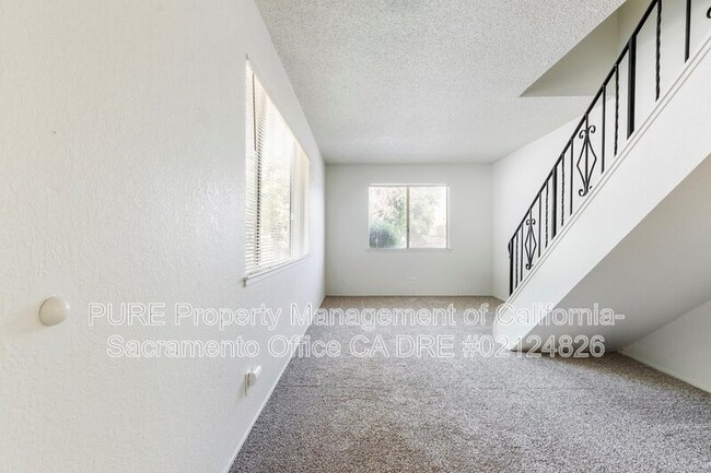 Building Photo - 1201 Rodeo Way