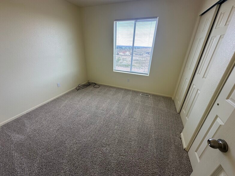 Building Photo - 7781 Donner Pass View
