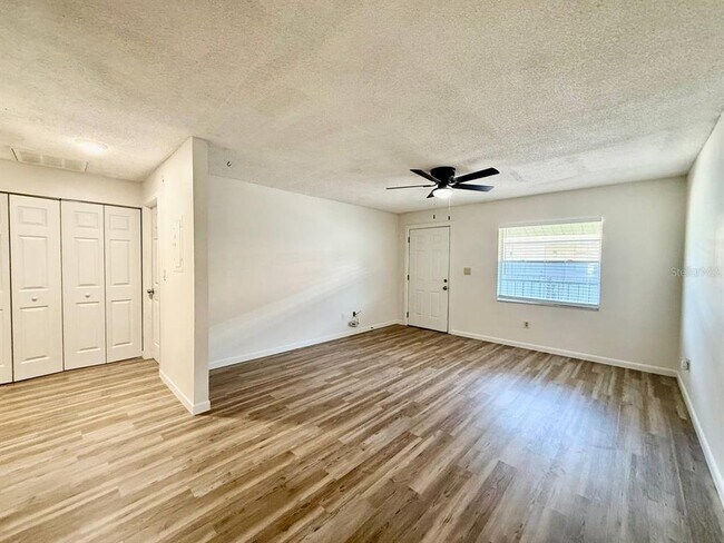 Building Photo - 6612 S Juanita St