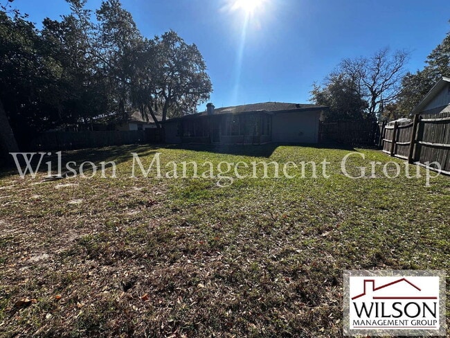 Building Photo - 2847 Bermuda Ave N