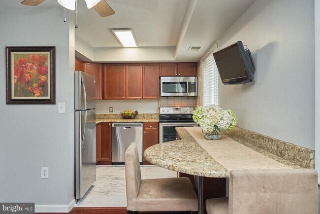 Building Photo - 3340 S 28th St