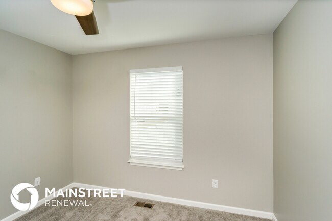 Building Photo - 2053 N Sarah Dr