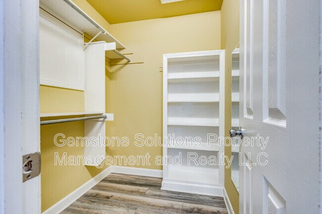 Building Photo - 1024 Belcor Dr