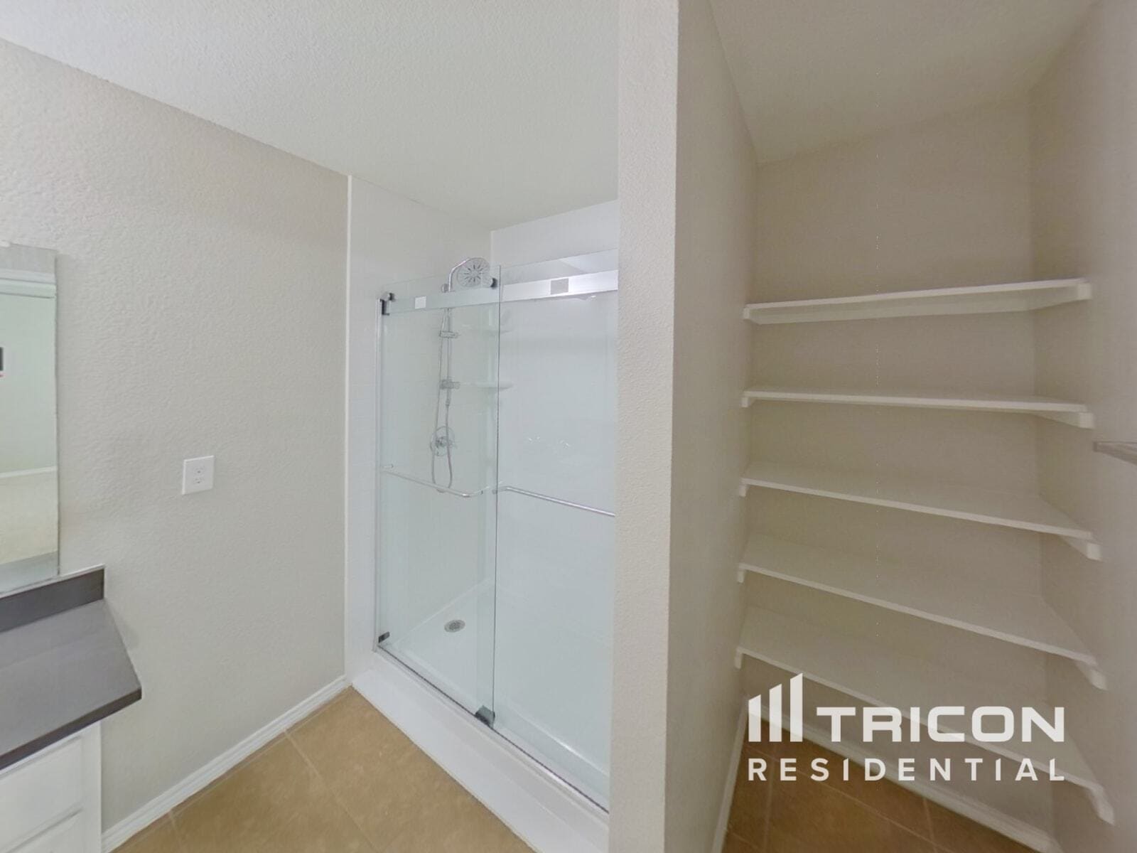 Building Photo - 1112 Roman Dr