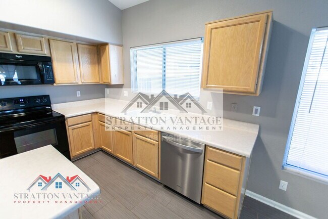 Building Photo - 1015 E Brentrup Dr