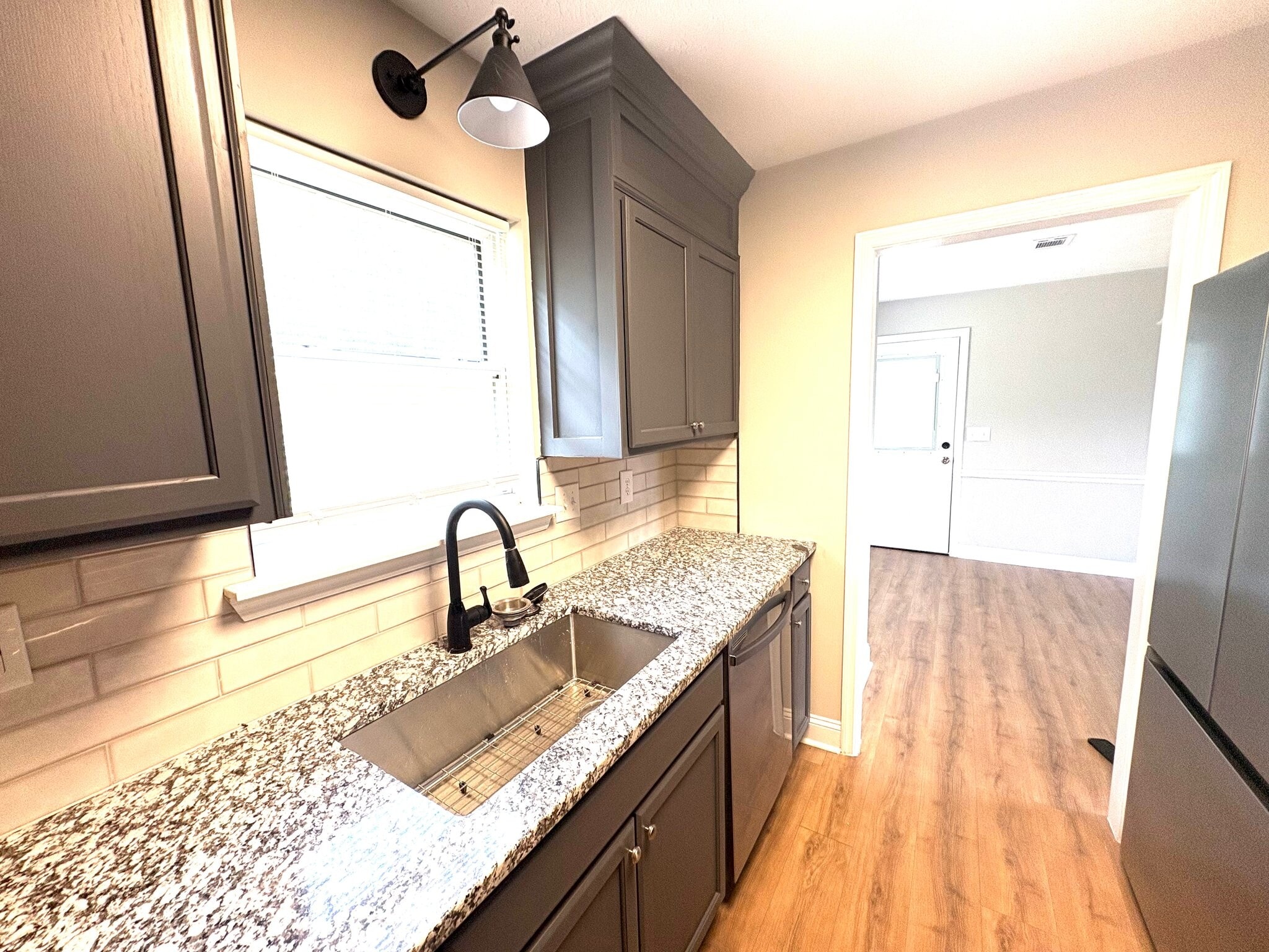 Building Photo - 2812 Cranbrook Dr