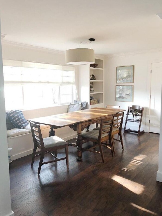 Building Photo - 4 bedroom in East Palo Alto CA 94303