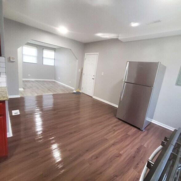 Building Photo - 7527 S Colfax Ave