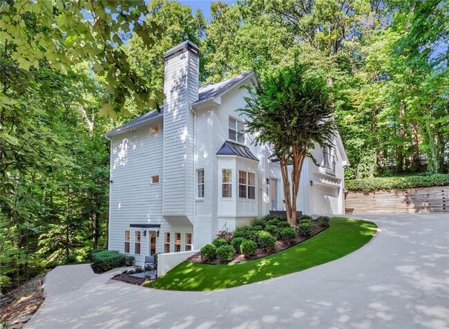 Building Photo - 3882 The Ascent NE