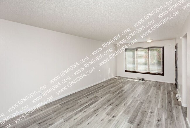 Building Photo - 1020 Williams St