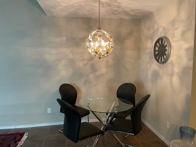 Dining Area - 4200 Camelot Hts