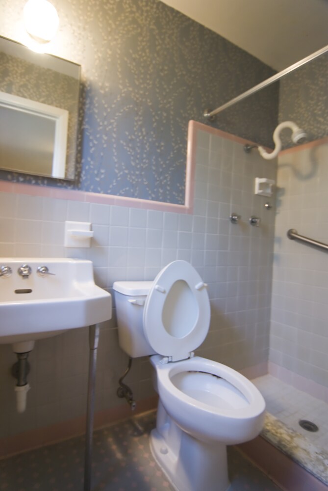 Building Photo - 313 NW 36th St