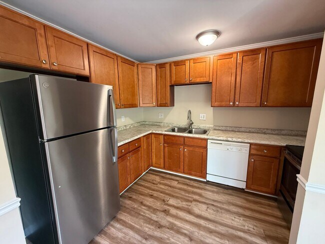 Building Photo - 4720 Matt Dr