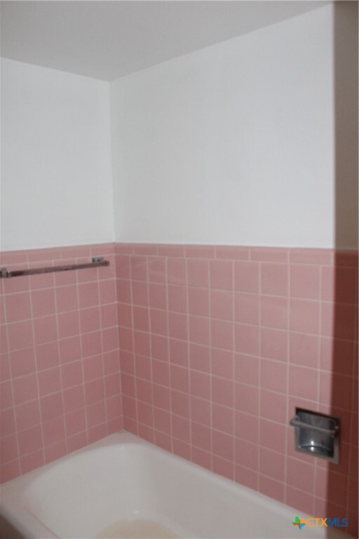 Building Photo - 525 Beverly Ln
