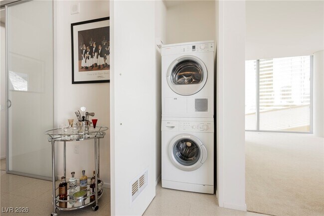 Building Photo - 3726 S Las Vegas Blvd