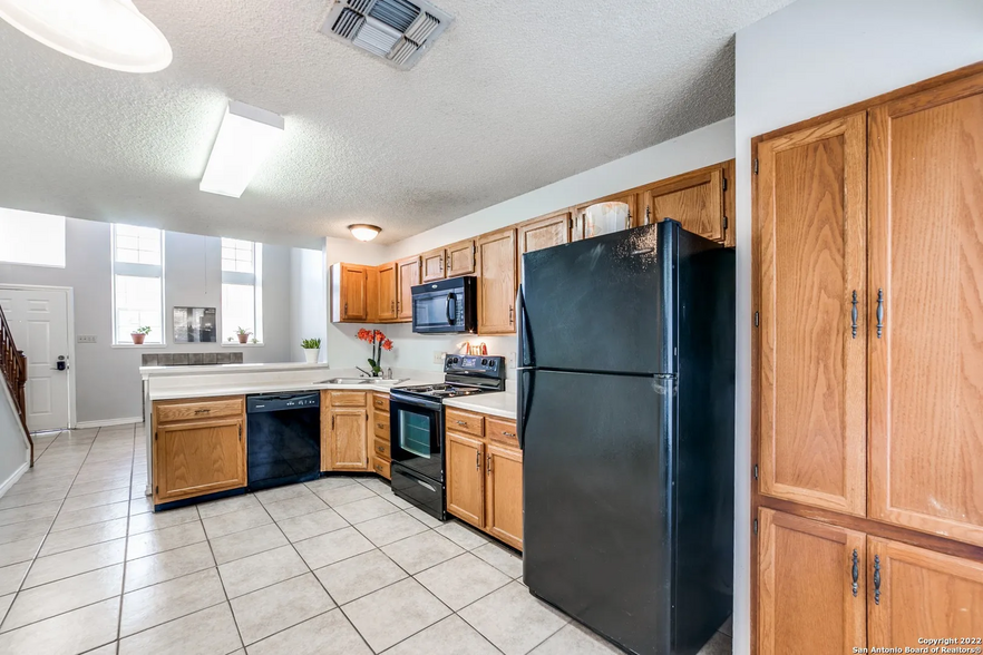 Building Photo - 7921 Santa Catalina