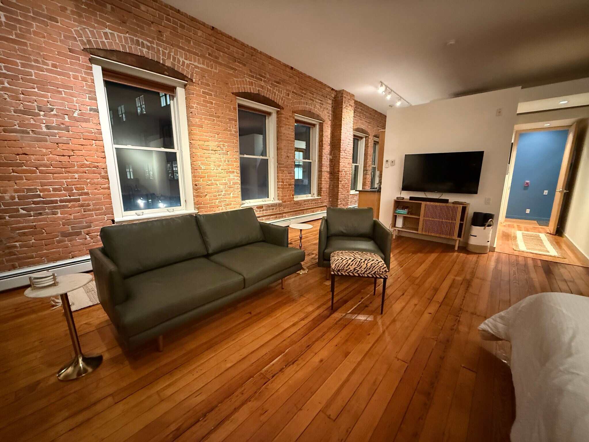 Building Photo - 93 Eddy St