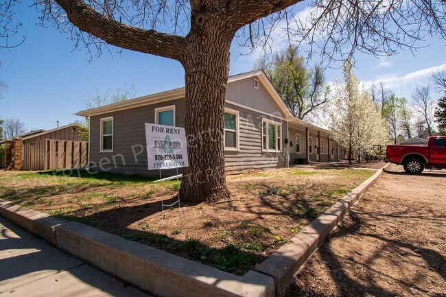 Building Photo - 207 E Stuart St