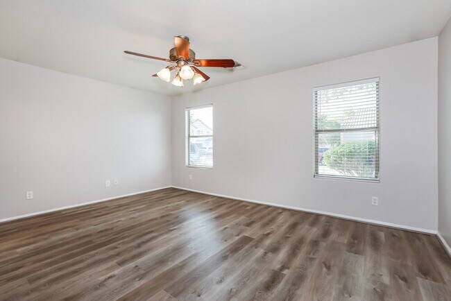 Building Photo - 38345 N Rusty Ln