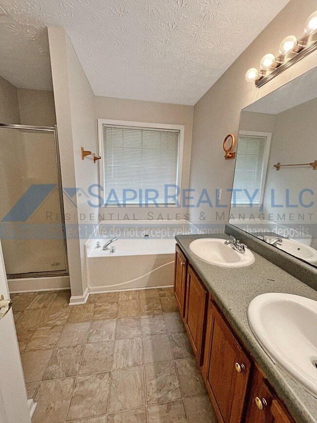 Building Photo - 712 Habersham Ct