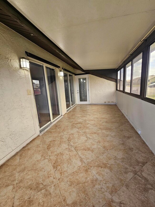 Building Photo - 750 SW Claudia Ave