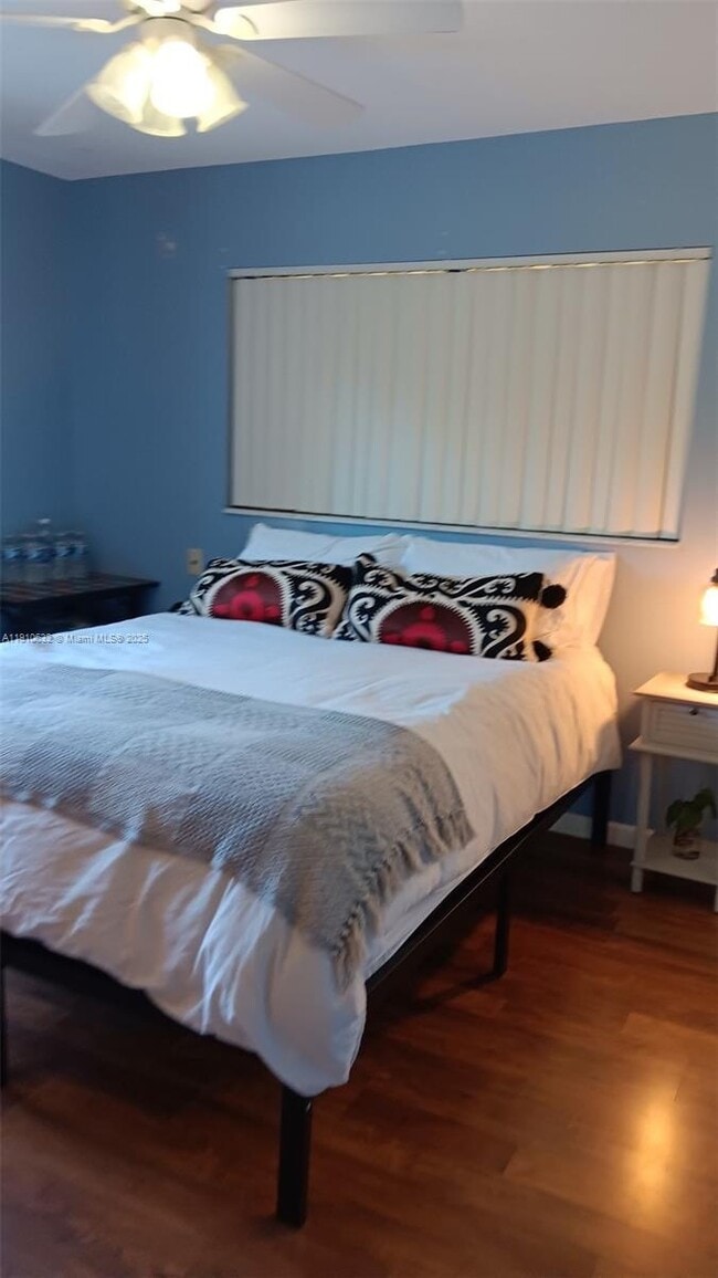 Building Photo - 2560 SW 11th St