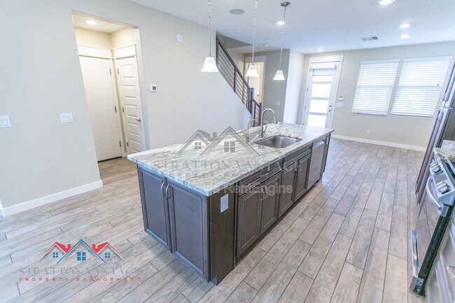 Building Photo - 2095 S Saguaro Dr