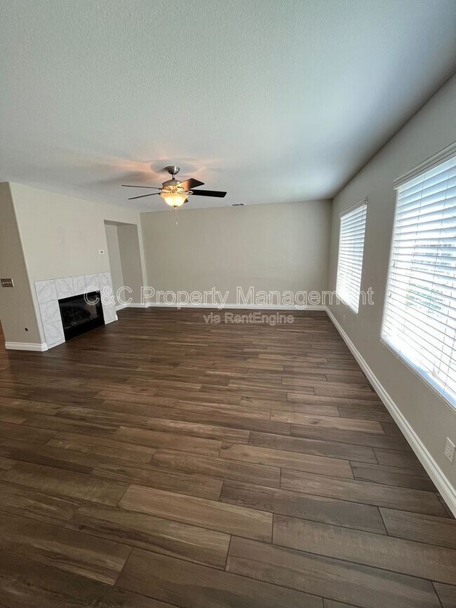 Building Photo - 23306 Daisy Dr