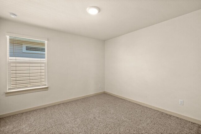 Building Photo - 227 Lavaca River Ln