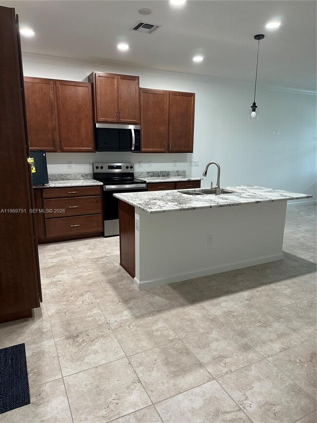 Building Photo - 4496 Longwood Lake Sq