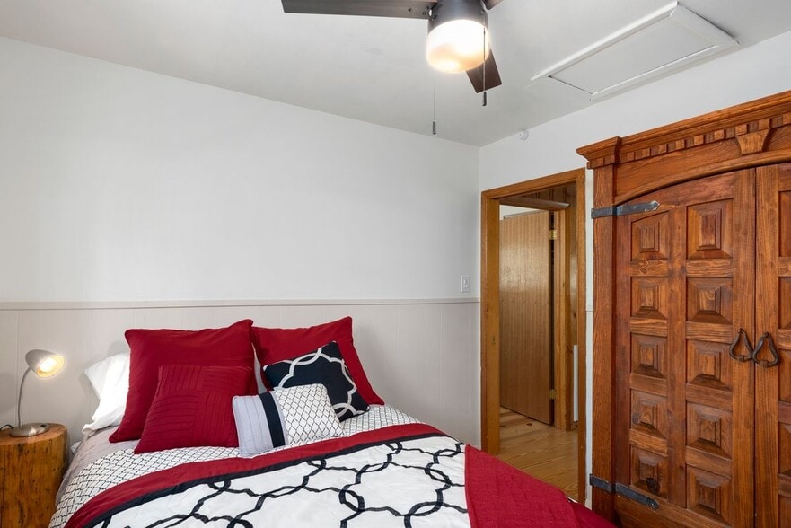 Building Photo - 402 4th St