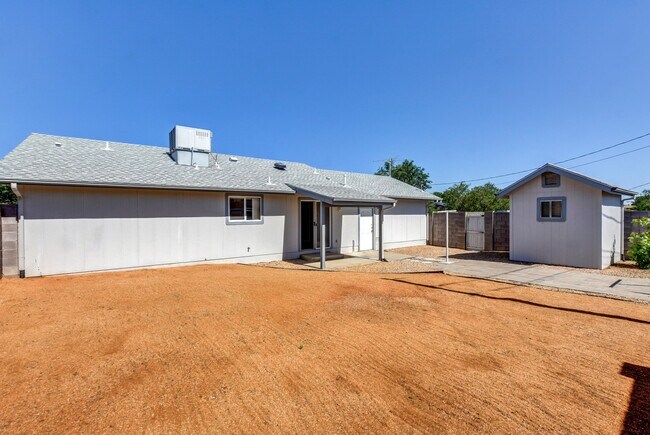 Building Photo - 4679 N Morning Star Dr