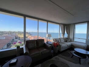 Building Photo - 4302 Ocean Dr