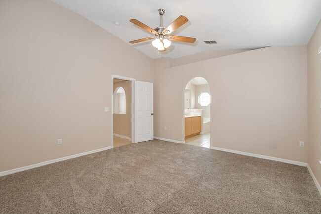 Building Photo - 16041 Wilkinson Dr