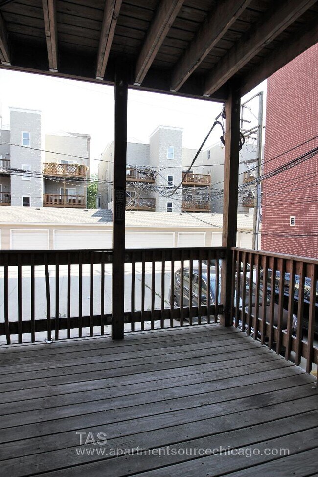 Building Photo - 1321 W Belmont Ave