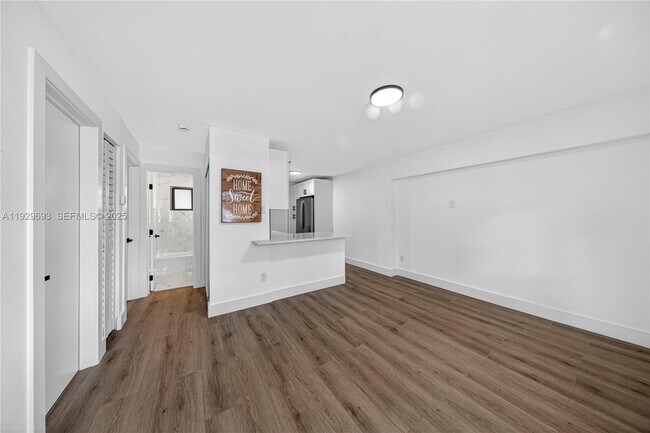 Building Photo - 2633 NE 13th Ave