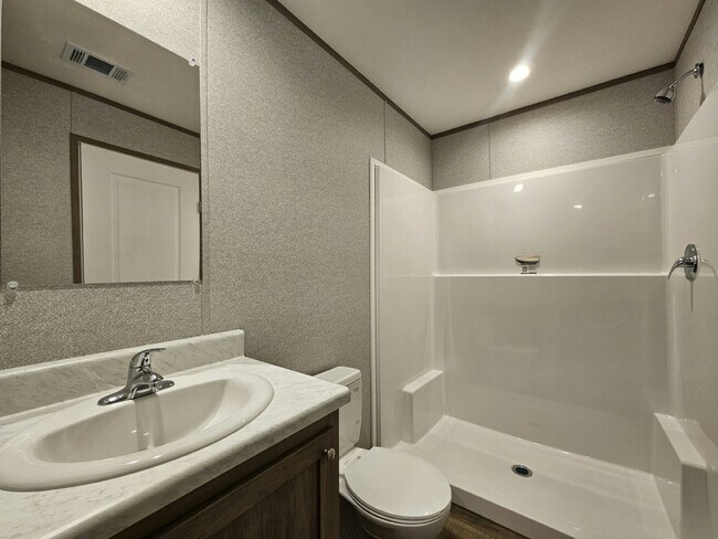 Building Photo - 491 Suwanee Dr