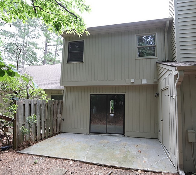 Building Photo - Charming Townhome in Desirable Summerfield...