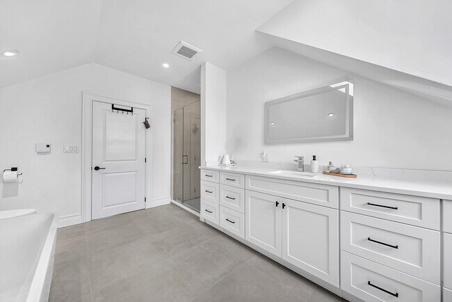 Building Photo - 57 Grampian Way